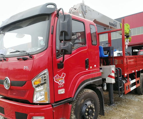 折臂隨車(chē)吊與清障車(chē) 程力汽車(chē)公司的產(chǎn)品優(yōu)勢(shì)與價(jià)格分析