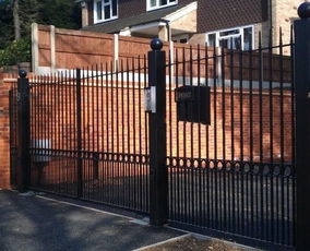 鋁鐵藝護(hù)欄 防腐與美觀并存的防護(hù)解決方案