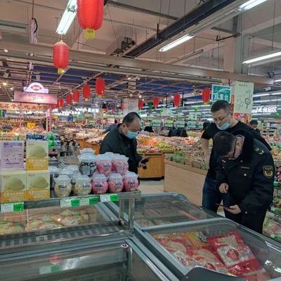 沙雅縣開(kāi)展節(jié)日市場(chǎng)專項(xiàng)檢查 保障預(yù)包裝與散裝食品安全